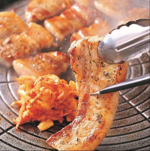 肉厚ジューシーなサムギョプサル