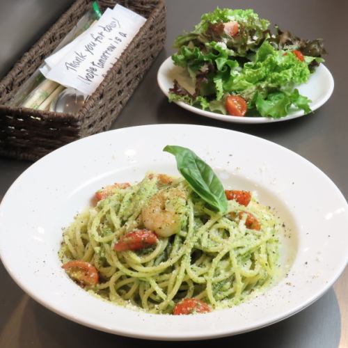 リーズナブルで大変オトク♪マダムも満足の選べるパスタセット！優雅なランチタイムを