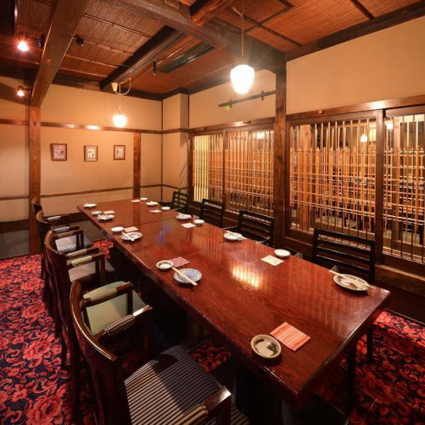 The interior of the store has an atmosphere of Misozo and Taisho romance.The floor can be reserved for up to 42 people, and there are private room seats that can be used in various situations.Please feel free to contact us.