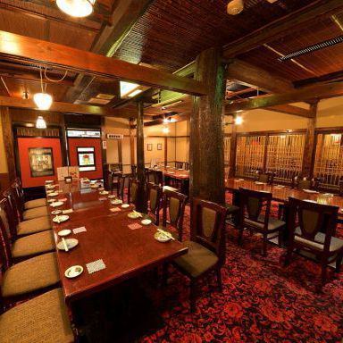 In a spacious private room you can enjoy beef tongue and oysters and other seasonal items of Miyagi.