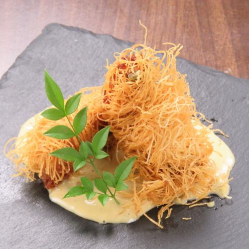 鯛のパリパリ揚げ (カダイフ巻き)　2ヶ
