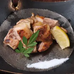 博多地鶏 もも炭火焼き