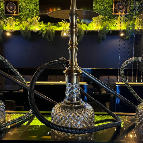 70種以上のフレーバーで彩る至福の休息。熟練スタッフが贈る【当店限定・極上シーシャ】