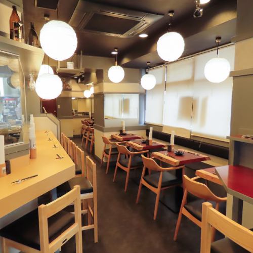 活気溢れる店内で楽しむ宴