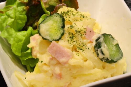 自家製ポテトサラダ