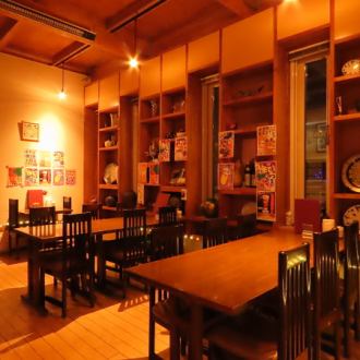 It's the perfect place for a casual meal with local friends.You can enjoy authentic Chinese cuisine in a relaxed atmosphere while having a conversation.Come and have a fun time reminiscing about old times. Tables for four are available for groups of three or more!