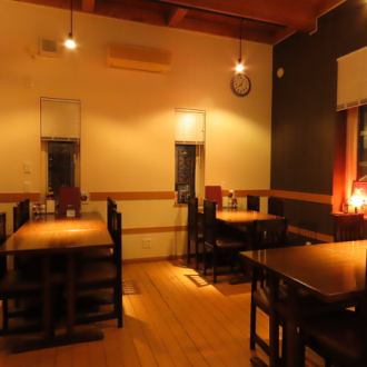 Our restaurant has the perfect space for banquets! It can accommodate 8 to 20 people, and some of the space can be rented out for private use. We have a wide variety of course menus and all-you-can-drink plans, and we will make suggestions based on your budget, so please make a reservation by midnight two days before! Please feel free to use it for events or work gatherings.