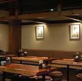 Table seats for 4 people♪ Popular for various occasions such as drinking parties with friends and company banquets☆