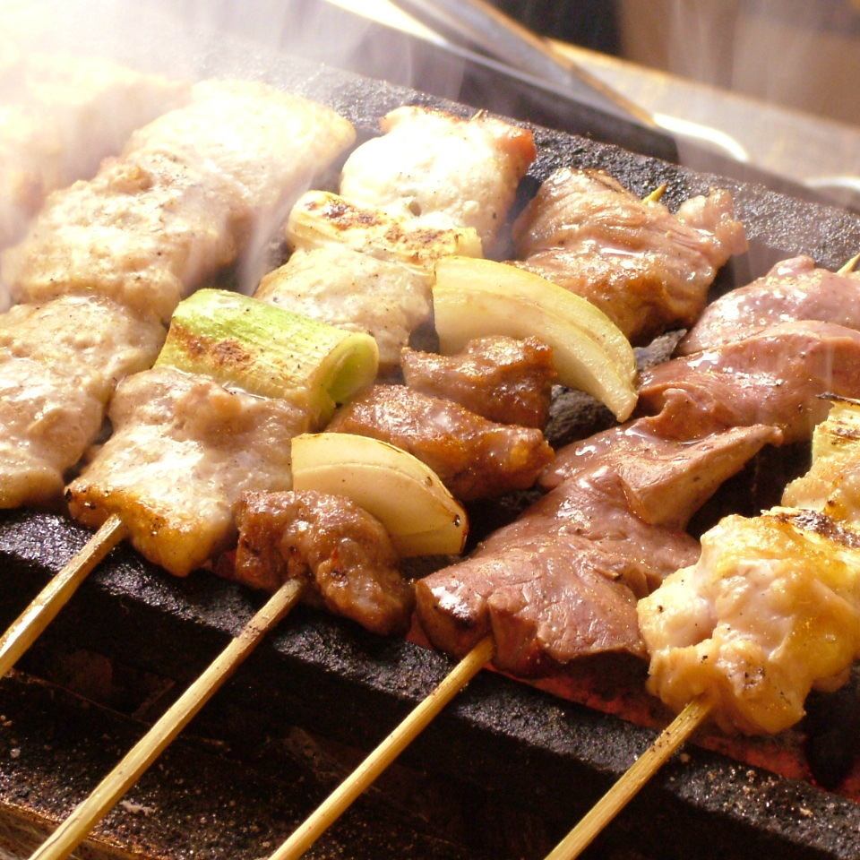 The specialty skewer grilled one by one with great care is 99 yen (tax included) ~ ☆