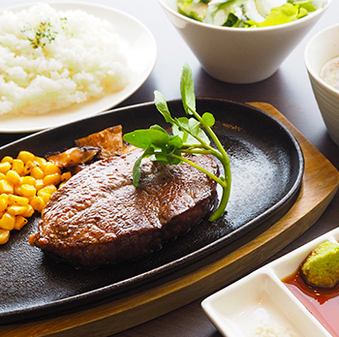 村上駅から徒歩1分！駅チカに本格村上牛のお店がオープン！