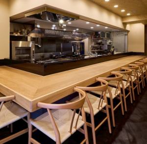 Why not enjoy a special time at the counter, where you can feel the warmth of the wood? We recommend this restaurant for a lively time with friends or a relaxing time by yourself.All of our dishes are painstakingly prepared in-house, so you're sure to be satisfied in both body and mind! Be sure to stop by during the daytime hours too♪ We look forward to seeing you!