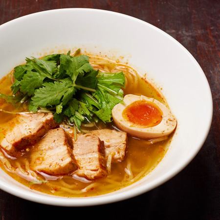 薬膳ラーメン(セット1780円:単品1300円)