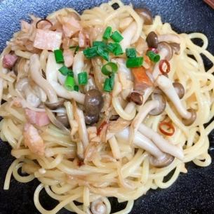 ★Garlic soy sauce mushroom yakisoba