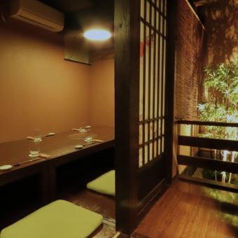 Our private rooms with sunken seating offer a private and intimate experience and can accommodate up to 16 people.Perfect for entertaining clients, business dinners, and private parties.