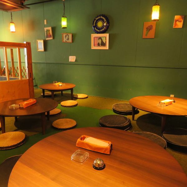 [Artificial grass tatami seats] The seats on the second floor are a space that can be used for relaxing banquets and private parties.We also recommend bringing your children with you.Please feel free to contact us if you have any requests for private rental.