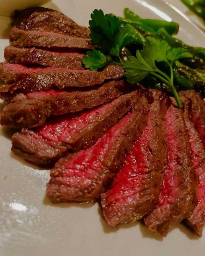 北海道黑毛牛大腿肉

#科比
#三宫
#北野坂
#阿莱格里亚
#阿莱格里亚小酒馆
#西班牙酒吧
#意大利酒吧
#神户美食
#神户晚餐
#三宫美食
#三宫晚餐
#黑毛和牛
＃牛排
#大腿牛排
#阿希乔
＃比萨
#新鲜意大利面
#西班牙海鲜饭
#兼职招聘
#0410