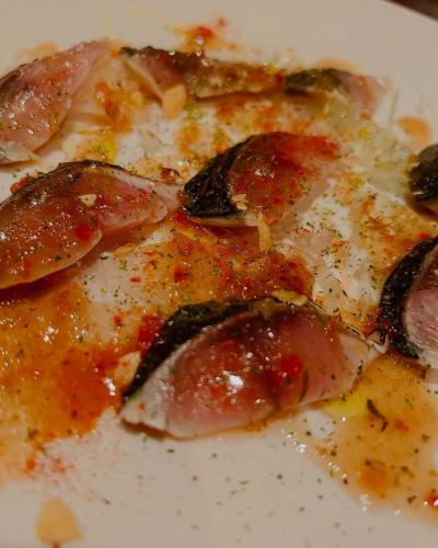 Seared Akashi mackerel carpaccio

#Kobe
#Sannomiya
#Alegria
#Bistro Alegria
#Spanish Bar
#Italian Bar
#Kobe Gourmet
#KobeDinner
#Sannomiya gourmet
#Sannomiya dinner
#Akashi mackerel
#Mackerel
#Carpaccio
#Ahijo
#Pizza
#pasta
#Paella
#0521