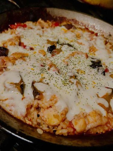 鶏と茄子のパエリア
チーズトッピング

#神戸
#三宮
#アレグリア
#ビストロアレグリア
#イタリアンバル
#スペインバル
#神戸グルメ
#神戸ディナー
#三宮グルメ
#三宮ディナー
#パエリア
#パエジャ
#アヒージョ
#ピッツァ
#生パスタ
#1101