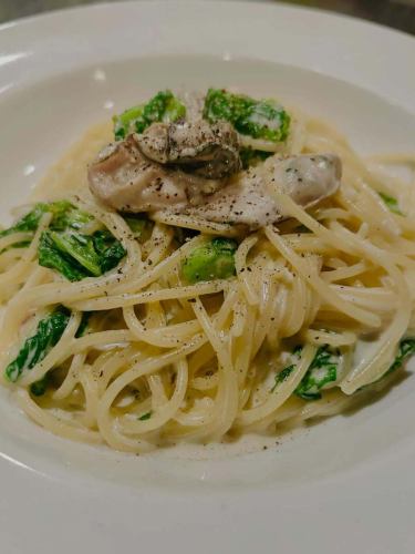 菜花と牡蠣のクリームパスタ

#淡路麺業
#神戸ディナー
#スペインバル
#イタリアンバル 
#0127