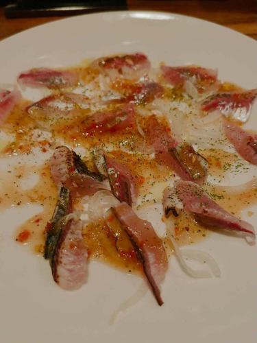 Today, a Hong Kong visitor who is visiting Japan went fishing on the Kanata-go, a boat that I also use, and wanted to eat the fish he caught, so we served it at Alegria😊

It was my first time to catch and bring in fish to cook!
The catch was small horse mackerel and mackerel.

We served horse mackerel and seared mackerel sashimi, horse mackerel and seared mackerel carpaccio, mackerel fritters, and mackerel aquapazza.

He really liked eating raw fish.
People in Hong Kong can eat raw fish too!

I'm glad the customer was happy too.

It was a good experience 😊
Thank you very much🙇‍♂️

@turibunekanatagou

#Kankata #Fishing lover #I want to connect with people who love fishing #0115