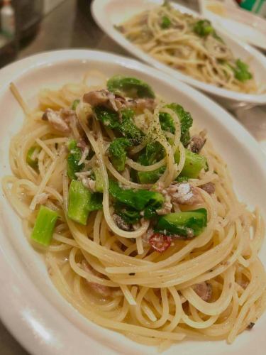 油浸沙丁魚油菜花意麵

#神戶美食 #三宮美食 #三宮晚餐 #淡路面條鮮意麵 #0226