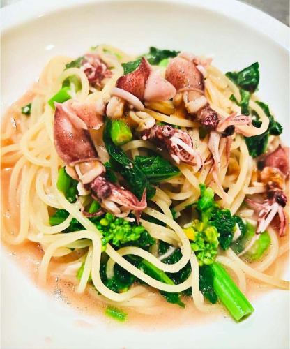 반딧불 오징어와 유채 꽃 오일 파스타

#고베 음식 #산노미야 음식 # 아와지 국수 # 생 파스타 # 0304