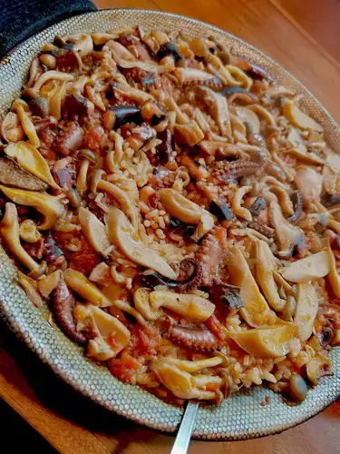 明石タコとキノコのパエリア🥘

#明石タコ#パエリア#三宮グルメ #三宮ディナー #0701