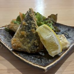 Crispy and fluffy fried horse mackerel