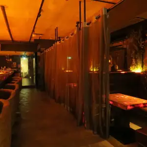 Group bookings are welcome! A second party combined with fortune-telling is sure to liven up the conversation!