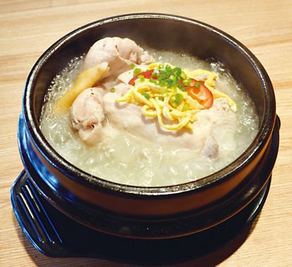 Assorted delicacies (chanja, squid kimchi, octopus kimchi)