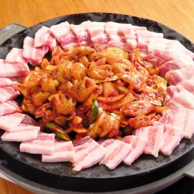 新套餐【竹味五花肉套餐】最後是煎餅、雜菜、韓式炒飯，共5道菜3,000日元