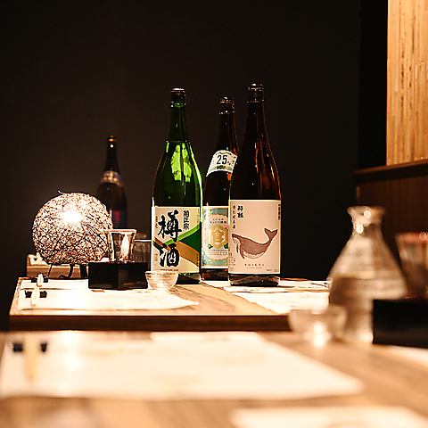 おいしい料理、日本酒を嗜むのに最適な落ち着いた雰囲気の個室を豊富にご用意してお待ちしております。