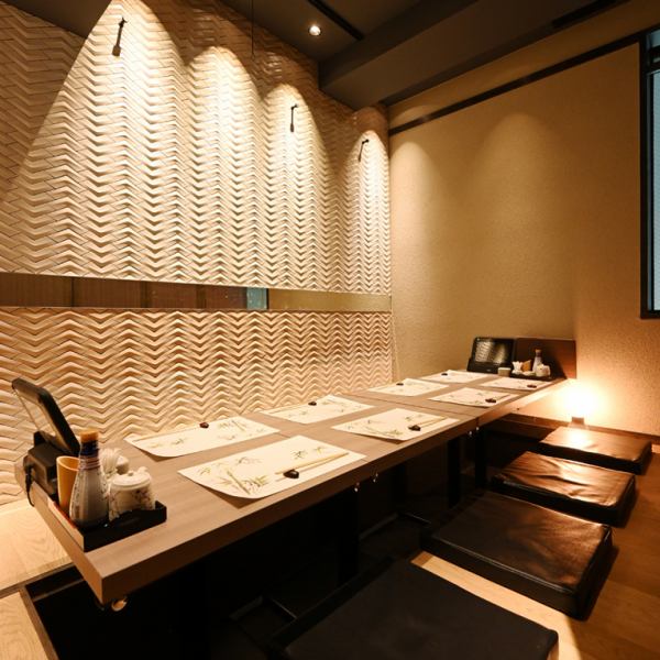 Suitable for a wide range of occasions, such as drinking with friends, group parties, entertaining, etc.! The modern Japanese space can be used for a wide range of purposes, from private drinking parties to company banquets ☆ Spend quality time in a space with an outstanding atmosphere...