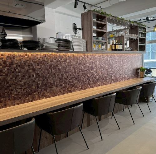 お1人様大歓迎！カウンター席でゆっくり過ごすのも、待ち合わせのちょっとした時間などにサクッと気軽にお立ち寄りください