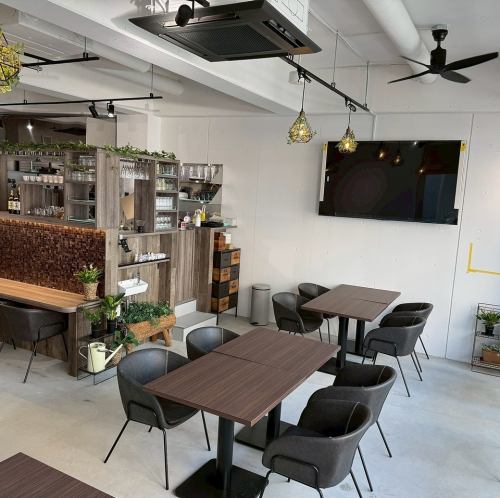 大型モニターもございます