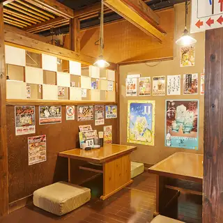 【サク飲みに】少人数で和気あいあいとお料理とお酒を楽しめるテーブル席!岡山駅西口2分と駅近なのでフラッと気軽にお立ち寄りください♪