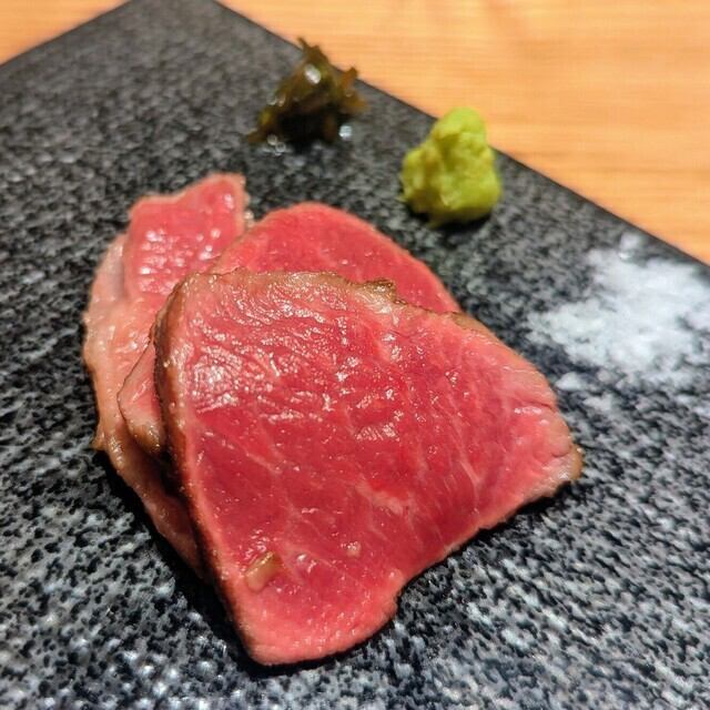 和と洋を掛け合わせた博多小皿料理が楽しめるsara博多