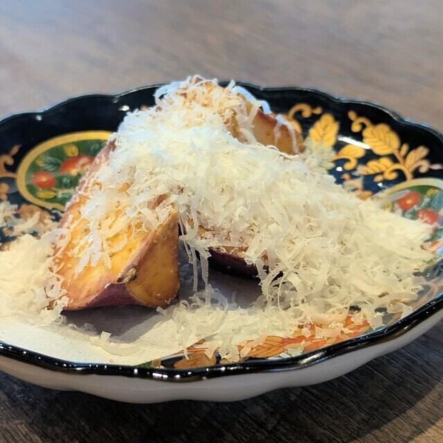 グレートーンを基調とした和モダンな店内で大切な日を…。
