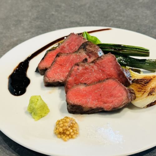 お肉料理にもこだわり