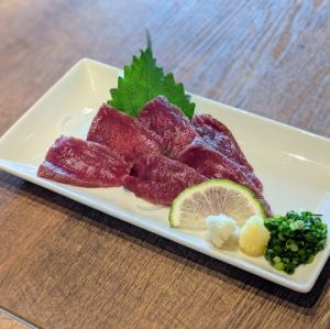 熊本赤身馬刺し