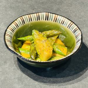 アスパラと山菜のカルボナーラソース和え