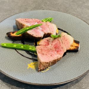 糸島ポーク　グリエ　レッドチェダーとバルサミコソース