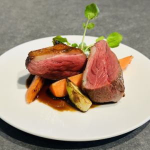 マグレ鴨ロースト　蜂蜜ビネガーソース