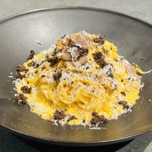 黒トリュフカルボナーラ