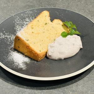 桜のシフォンケーキ　小豆クリーム