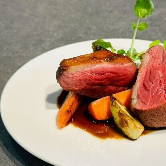 限定`SPRING FAIR`でコースが飲放付7000円→5000円。和洋織り交ぜた小皿料理で多彩な味わいをお届けします