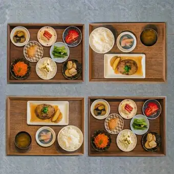 Sara's 8-piece small plate set and main lunch: Limited-time price of 1980 yen ⇒ 1200 yen until November.