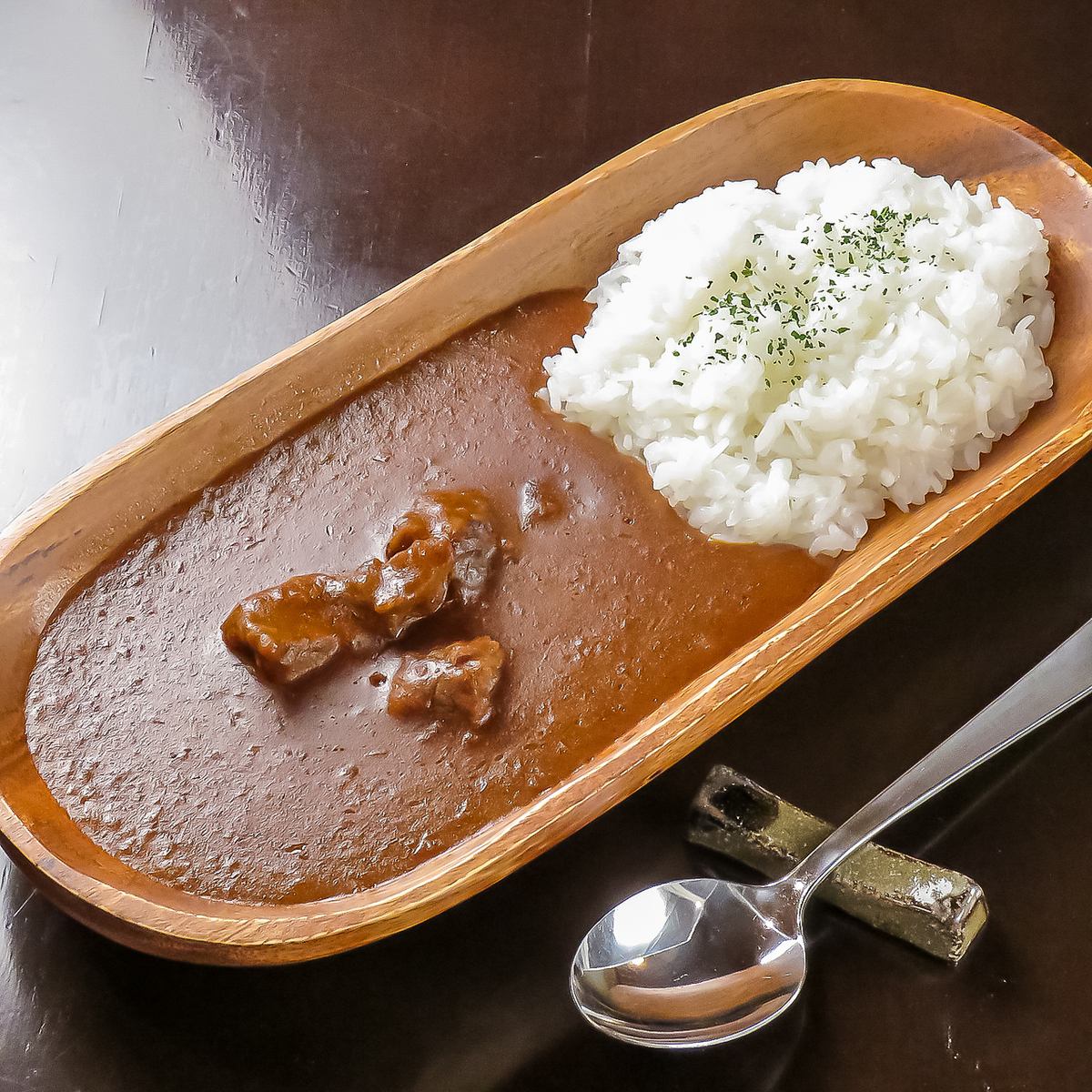 We also have a food menu, such as our special “Karakuri Curry”.