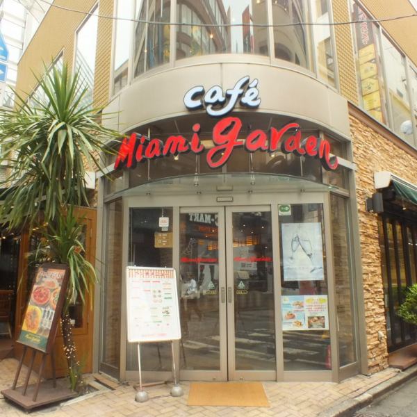 1 minute walk from JR Yokohama Station! It is a fashionable two-story building in front of the West Exit (Sotetsu Exit) of Yokohama Station.It's a restaurant with a bright atmosphere where customers' voices are heard! Feel free to enjoy fashionable casual Italian food ☆