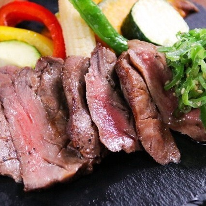 名物おおさがりステーキ。横隔膜の希少部位を。